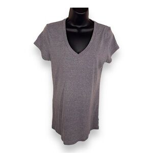 MEDIUM MATERNITY LIZ LANGE GREY VNECK TEE SHORT SLEEVE STRETCH